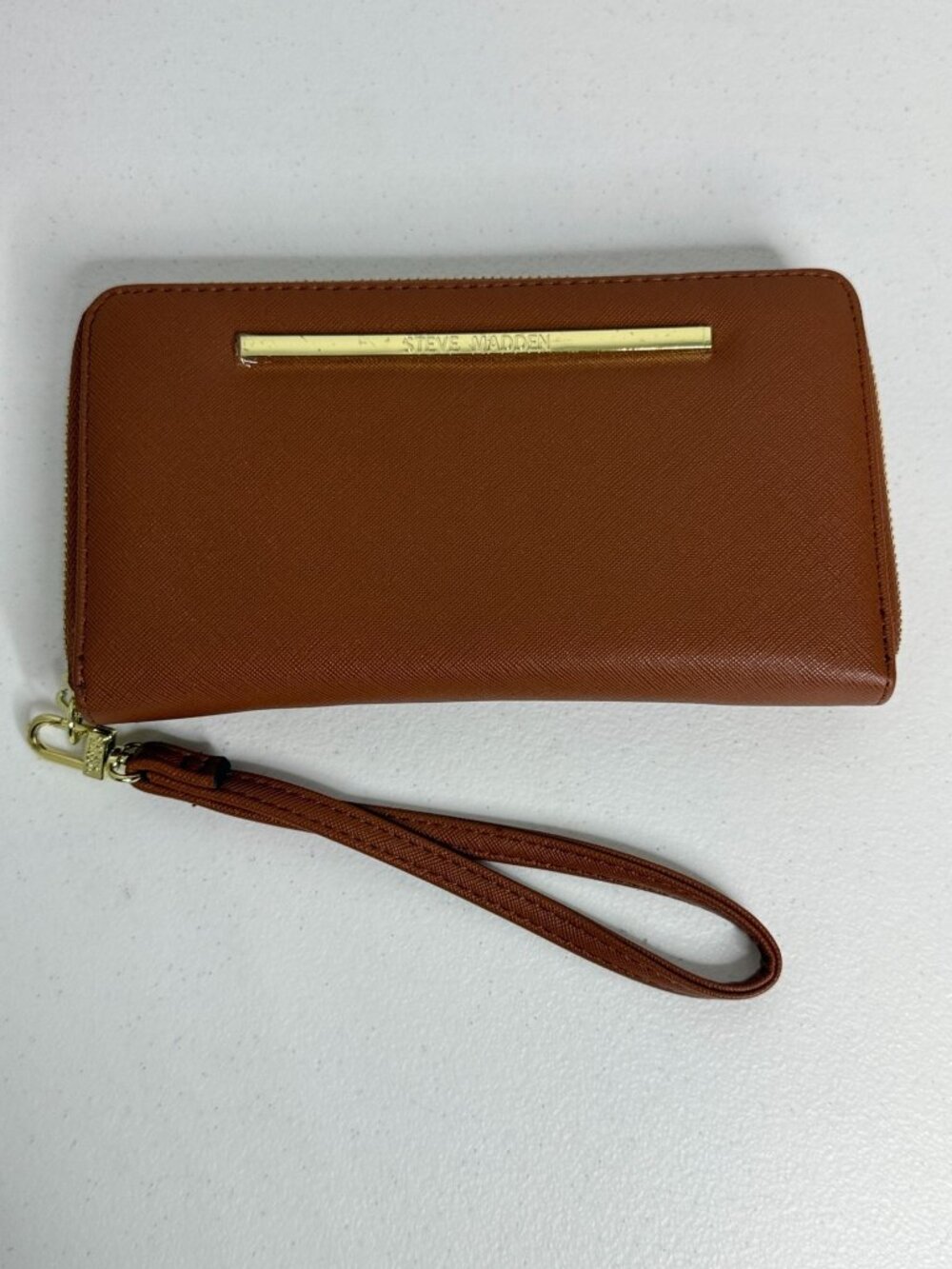 Steve Madden Brown Wristlet Wallet Gold Hardware Minimalist Classic